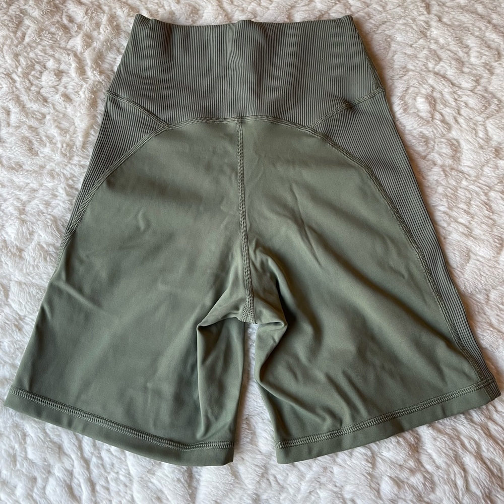 Aerie green biker shorts - Picture 2 of 2